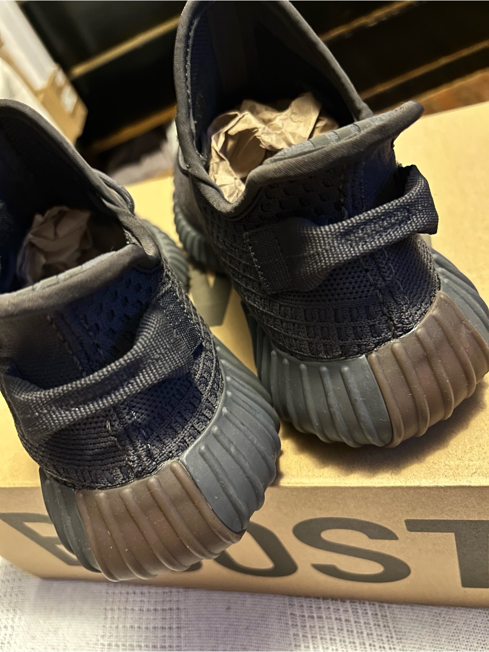 β¨ #Exclusive #Yeezy #350 #Galaxy #Cinder #Size 10 1/2 #NoBox #LikeNew - Picture 4 of 10